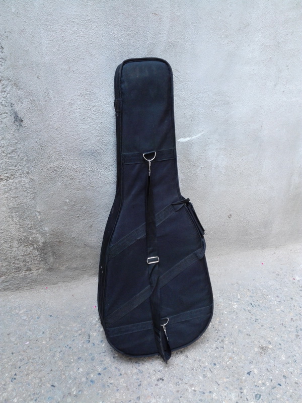 funda instrumento musica guitarra loneta terciopelo 110x44x16 (19eu.) 1u